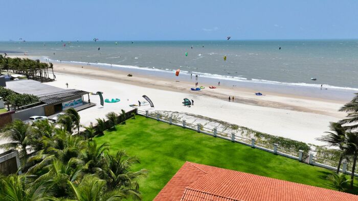 Imagem do imóvel Casa no Cumbuco frente mar em grande terreno pé na areia